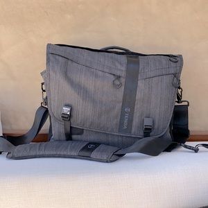 Tenba Messenger 15 Camera Computer bag
